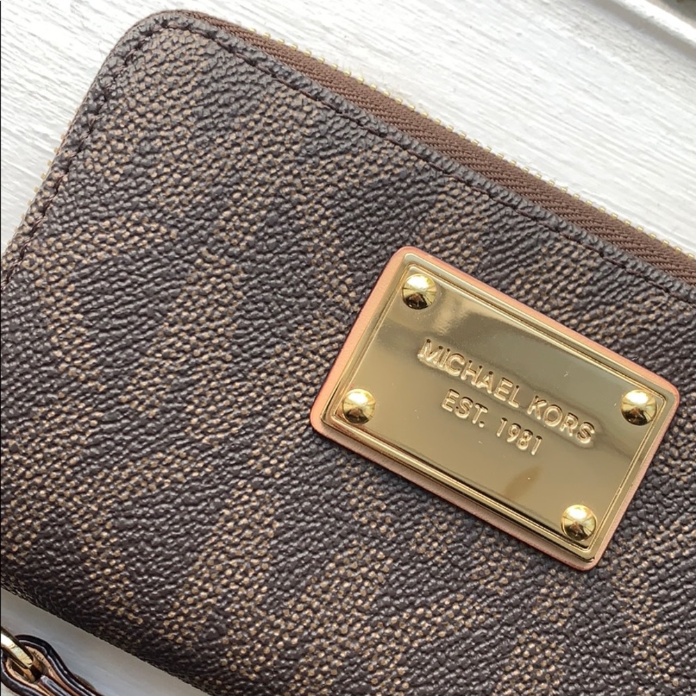 Michael Kors Accordion Wristlet/Wallet